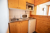Thabor - keuken met magnetron en koelkast